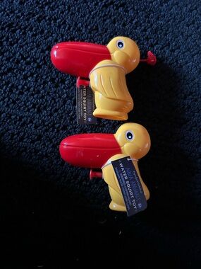 Yellow & Red Pelican Water Squirter Toy - Kids Bath Toy